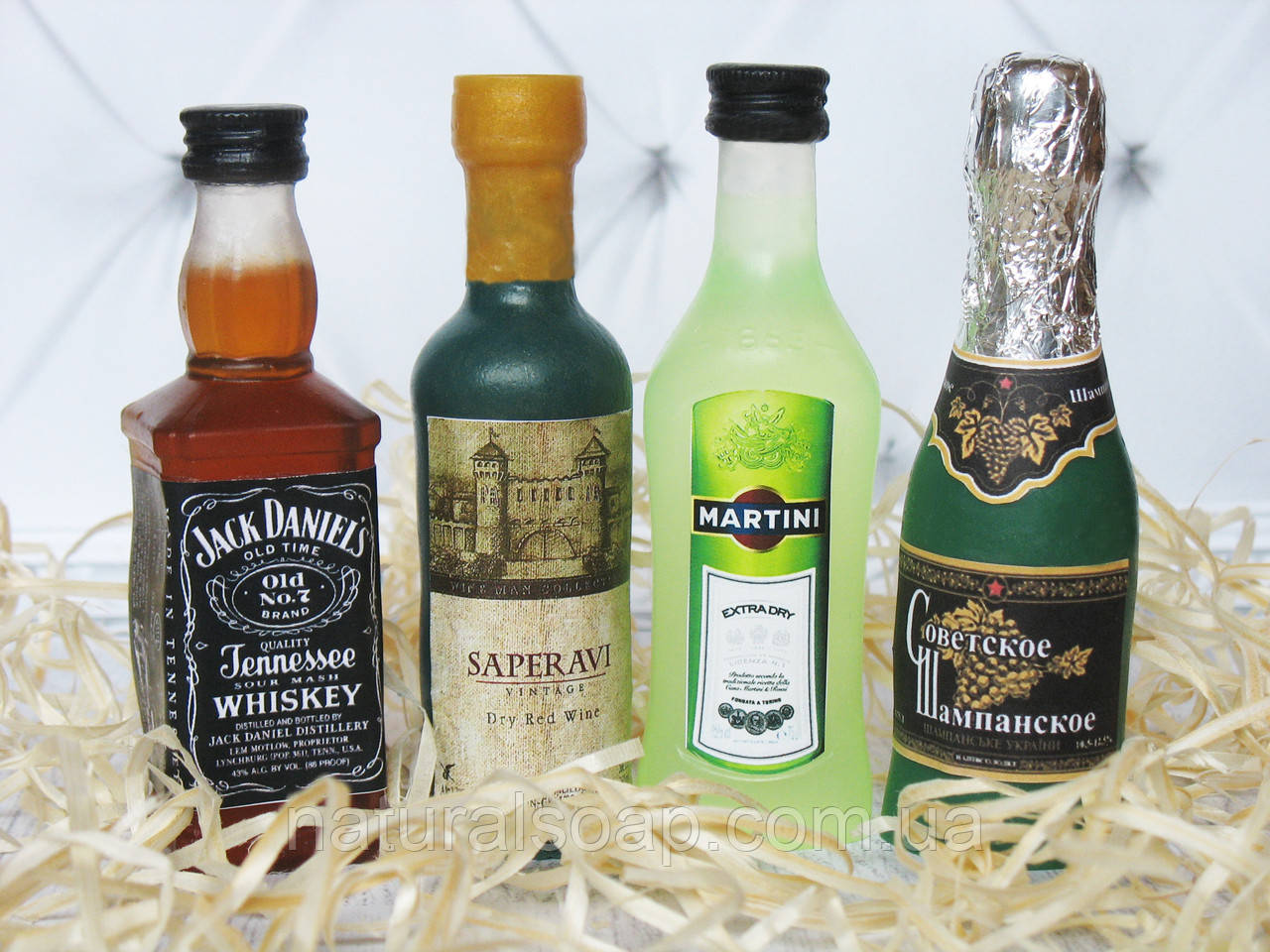 Сувенірне мило ручної роботи "Пляшечка - презент"