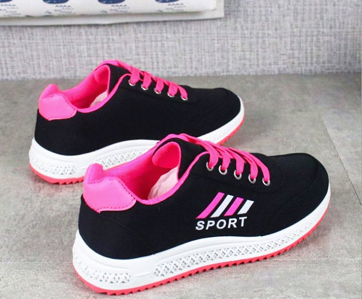 Стилі жіночих кросівок з яскравими вставками, 36 - 38