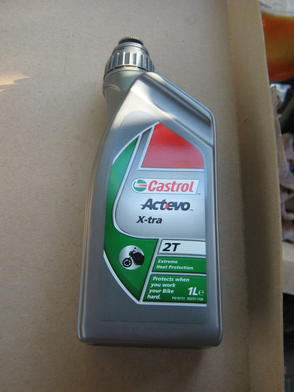 Моторное масло полусинтетические Castrol Act Evo 2T для 2-х тактных двигателей - фото 2 - id-p157641367