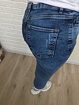 Жіночі стрейчеві джинси скінні з ефектом потертості р25, фото 3