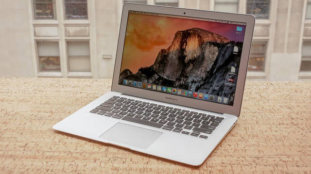 Огляд нового 13-дюймового Apple MacBook Air 2015 року