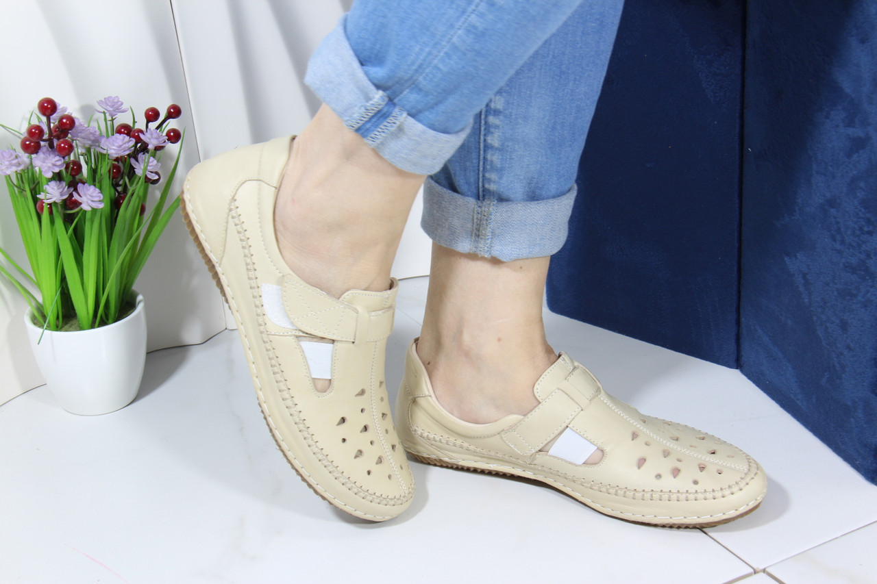Мокасини жіночі Izderi 3081-beige шкіряні світлі на липучці 37