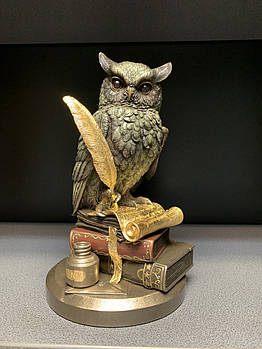Подарункова статуетка Veronese "Сова на книгах" 75033A5