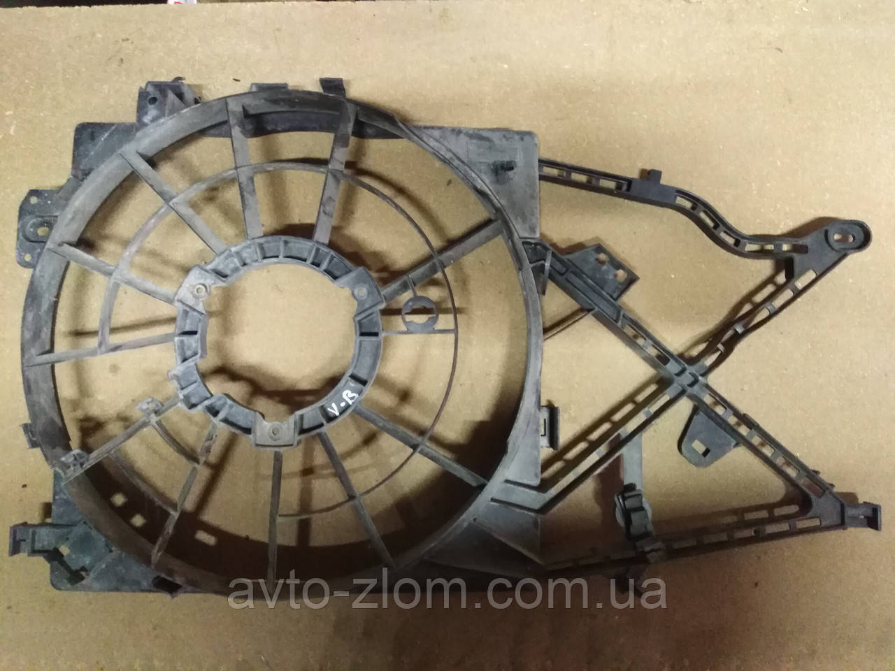 Дифузор вентилятора радіатора Opel Vectra B, Опель Віктра Б 1,6-1,8-2,0 16V. 0130303821, 52464741, 52464738., фото 1