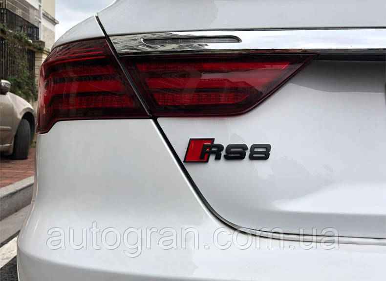Емблема на кузов Audi RS8 чорна
