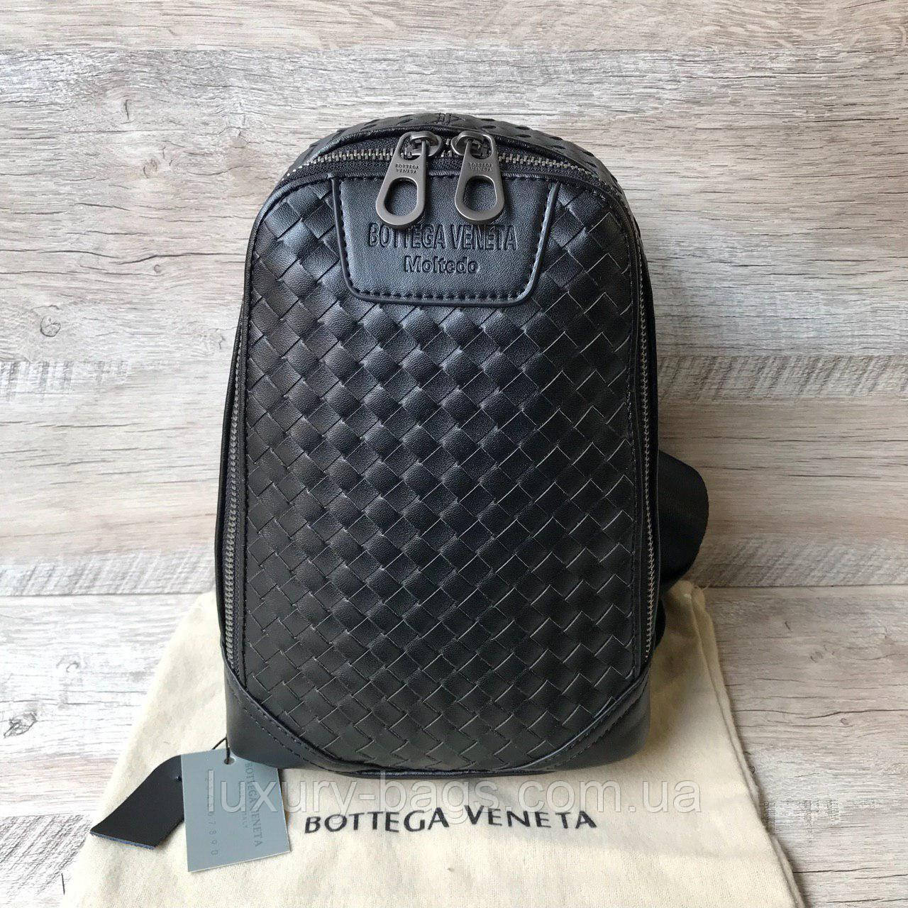 Чоловіча нагрудна сумка-слінг Bottega Veneta