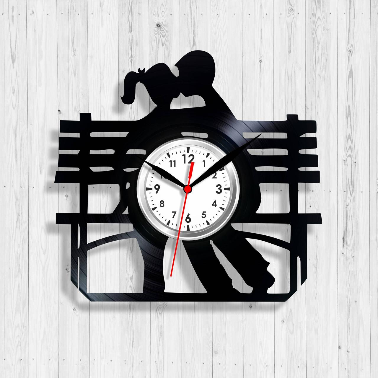 Годинник на любовну тему Годинник із вінілу Любовний годинник Вінілова пластинка Годинник на день валентина Годинник поцілунок, фото 1