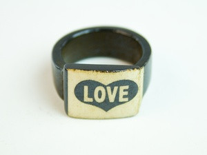 Перстень Yakbone Любов LOVE Кістка яка 2,5x2,5x1,5 см Коричневий (08530)