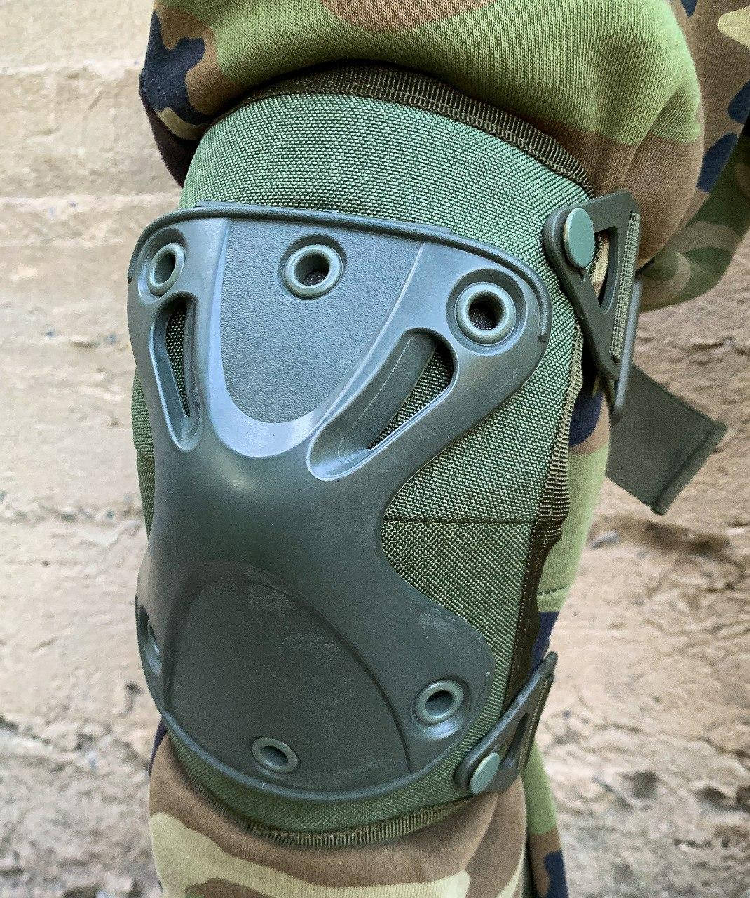 

Наколенники тактические Олива НАТО