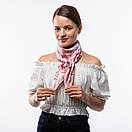 Атласна хустка з квітковим принтом 90х90см Пудрова, фото 4