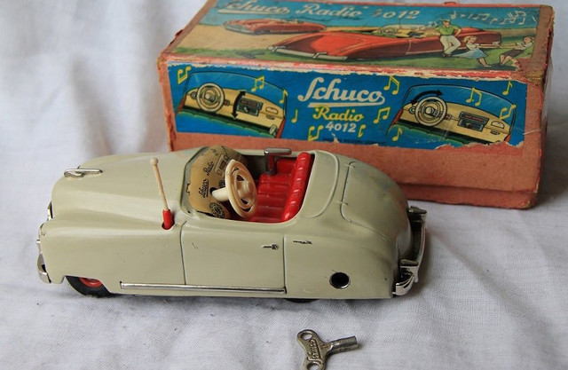 Внутри этой модели автомобиля находится музыкальная шкатулка Thorens