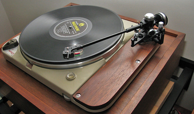 LP-проигрыватель Thorens TD 124