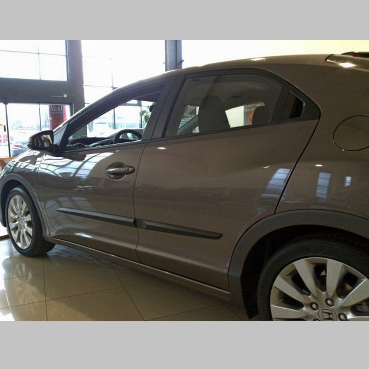 Молдинги на двері для Honda Civic 5Dr H/B 2011-2014 / lift. 2014-2017