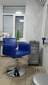 Модель установленная на гидравлический подъемный механизм на основание-диск.