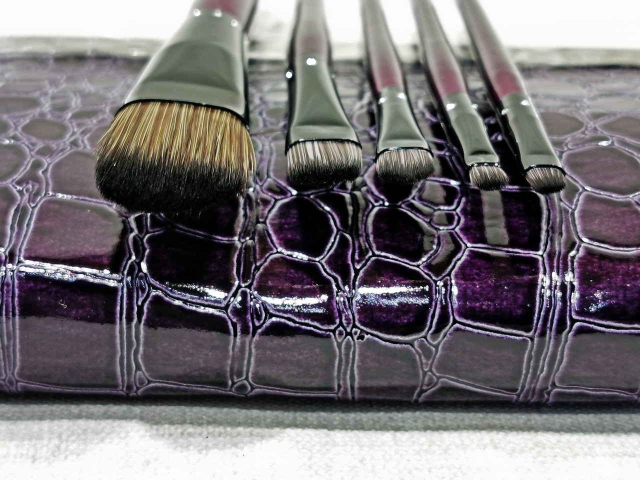 РАСПРОДАЖА!!! Набор кистей для макияжа в кошельке 8 (Фиолетовый) - фото 7 - id-p926647980