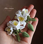 Білі сережки ручної роботи з квітами "Білі тюльпани з фрезиями ", фото 4