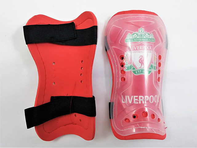 Щитки футбольні LIVERPOOL