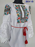 Ошатна вишита жіноча блузка-вишиванка з красивими квітами і вибитими рукавами вишита сорочка вишиванка