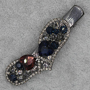 Шпилька затискач для волосся металева сріблястого кольору серце з різнобарвними кристалами розмір 6.5х2.5см