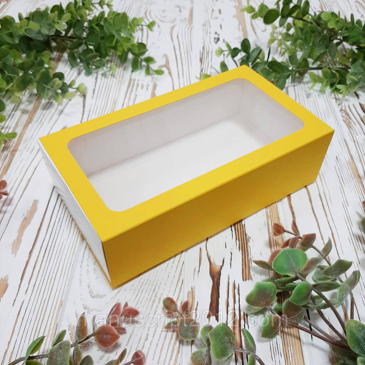 Коробка з жовтим футляром 200х110х55 мм.