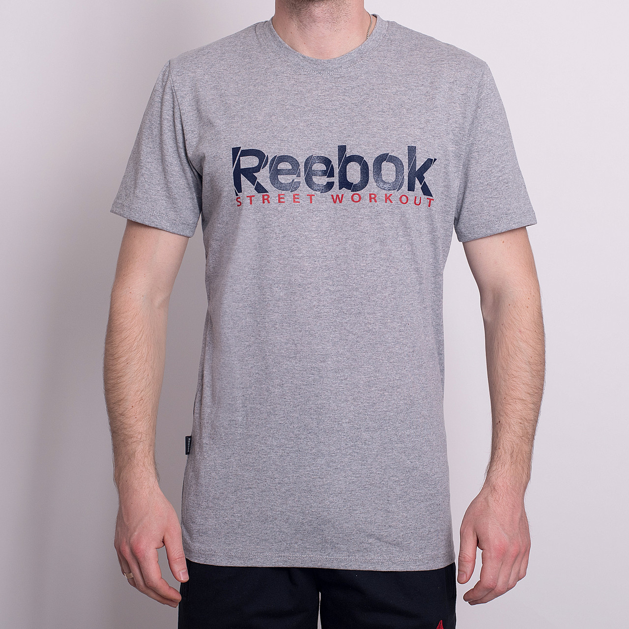 Чоловіча спортивна футболка Reebok, світло-сірого кольору