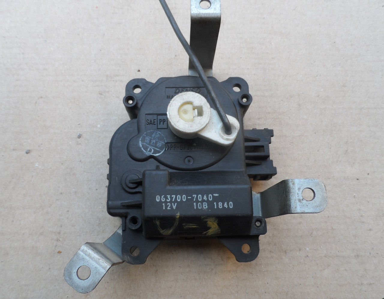 Мотор керування засувками опалювача Mitsubishi Pajero 3 MR568186 06370070401840, фото 1