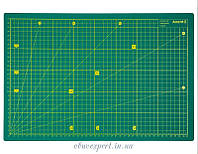 Килимок розмічальний двосторонній Axent сантиметрова та дюймова шкала А3 (45 * 30 см), цв.зелений