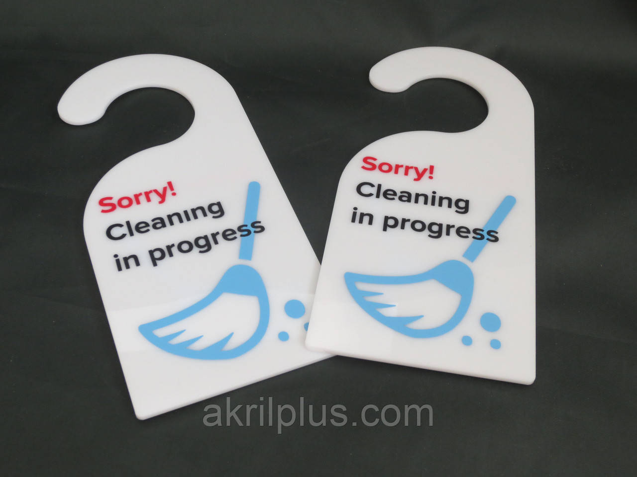 Табличка на дверь идет уборка: продажа, цена в Киеве. Готовые ...