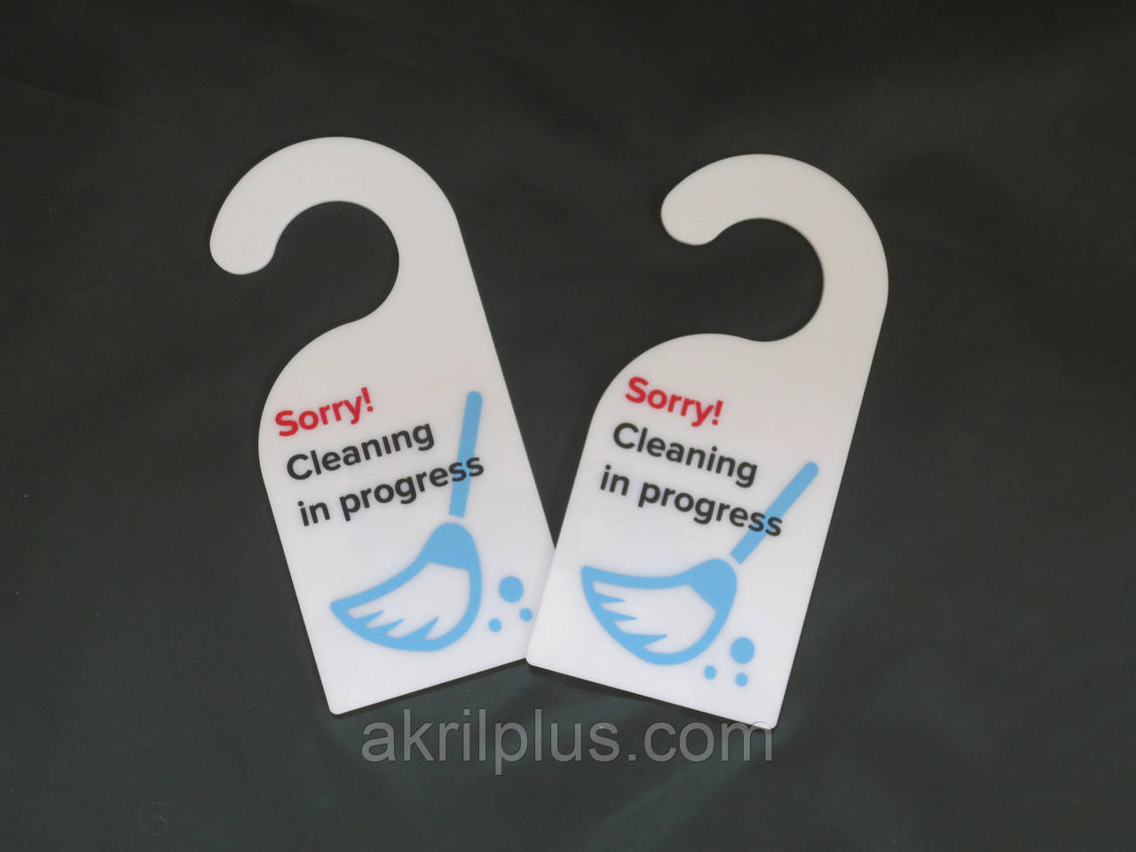 Табличка на дверь идет уборка: продажа, цена в Киеве. Готовые ...