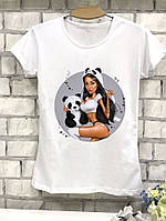 Стильная летняя футболка с девушкой и пандой