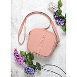 Зручна жіноча сумка світло-рожева пудра крос-боді з довгим ремінцем через плече матова екошкіра, фото 6