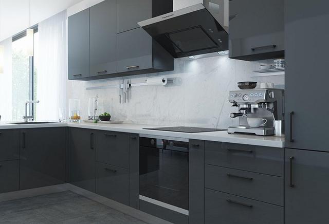 Графитовая кухня со стильными ручками
