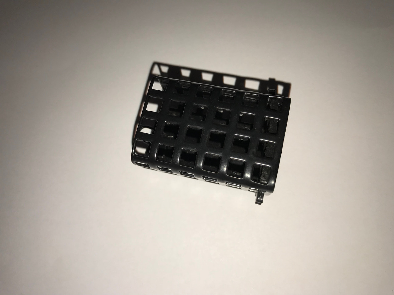 Годівниця фідерна 50г метал чорна закрита, фото 1