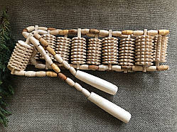 Масажер для спини колючий, ручна робота.