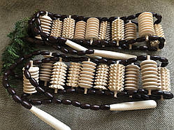 Масажер для спини колючий, ручна робота.