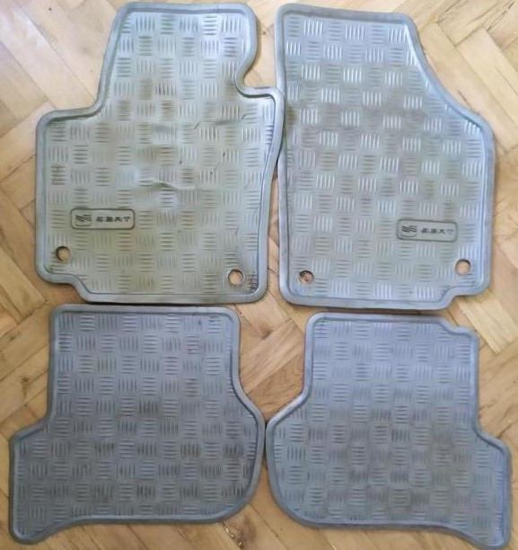 Комплект автомобільних килимів Seat (б.у.)