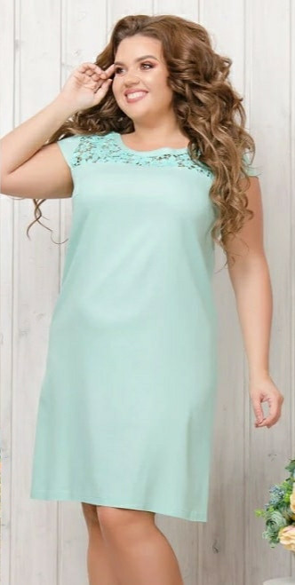 Платье женское мятного цвета из хлопка со вставкой из кружева. - фото 1 - id-p1192426315