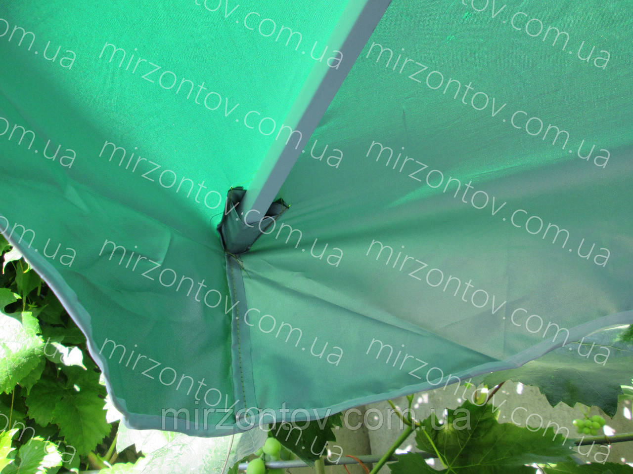 Торговый зонт 2,5х2,5 м с клапаном и серебряным напылением красный, синий, зеленый - фото 5 - id-p1192466197