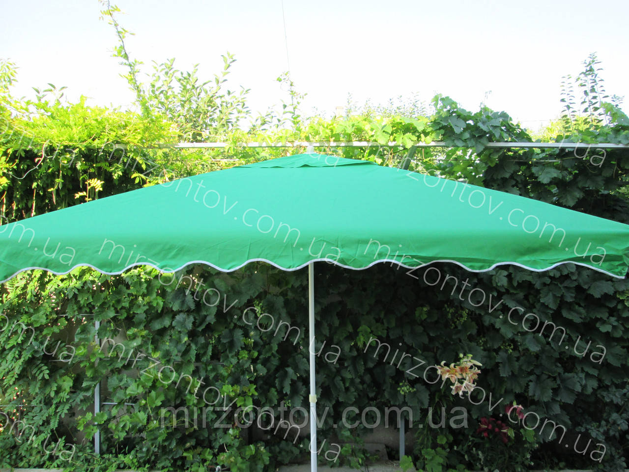 Торговый зонт 2,5х2,5 м с клапаном и серебряным напылением красный, синий, зеленый - фото 6 - id-p1192466197