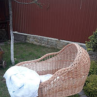 Плетеная корзина - люлька подвесная из лозы