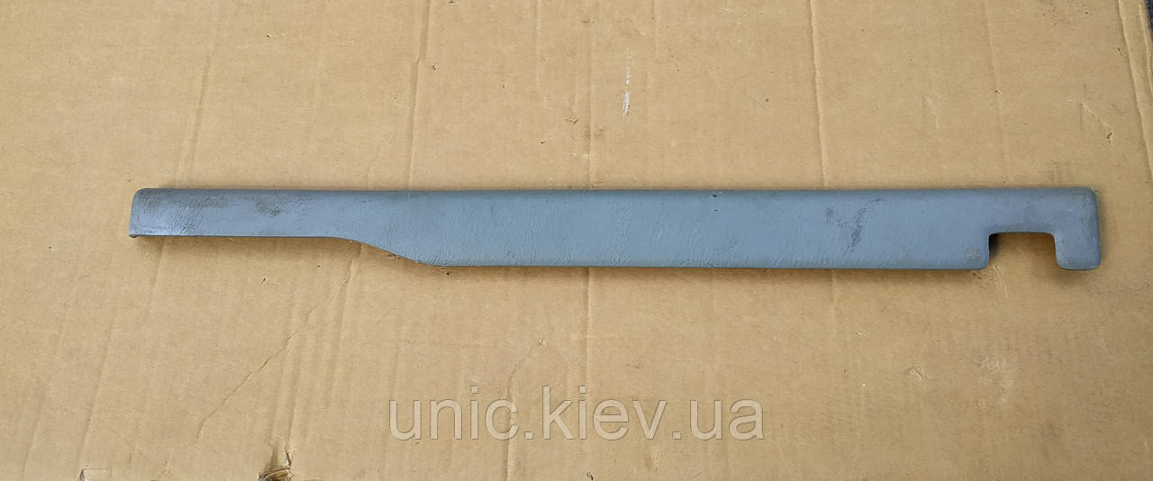 Накладка салону права пластик Рено Трафік б/в