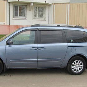 Дефлектори вікон вітровики Кіа Карнівал 2 Kia Carnival II 06-14  КТ (Накладні)