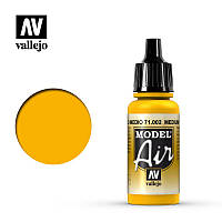 Желтый средний. Краска акриловая 17 мл. VALLEJO MODEL AIR 71002