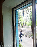 Монтаж пластикового вікна на анкера Київ вул. Івана Неходи 5 фото 11 бригади