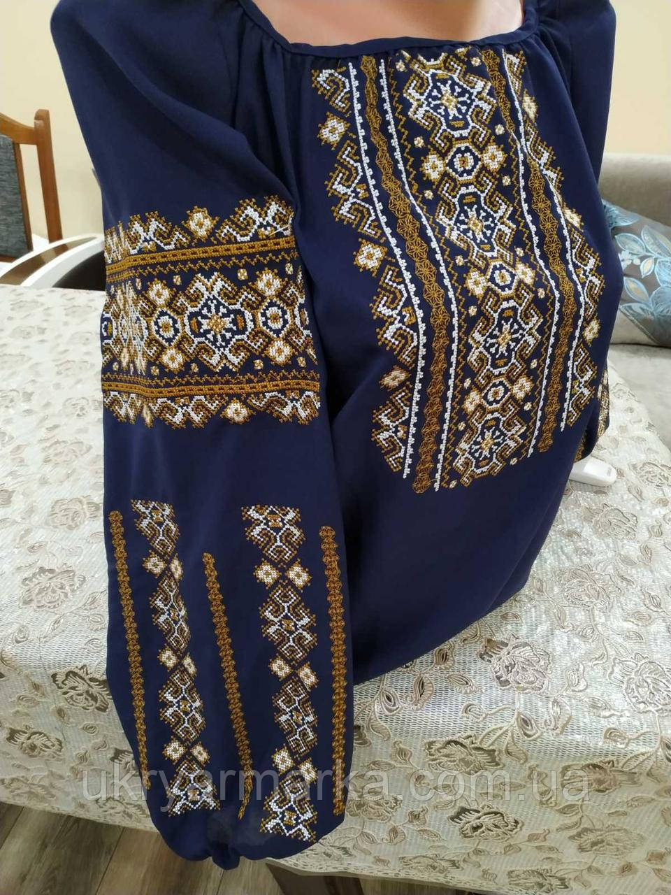 Жіноча вишиванка "Карпати"