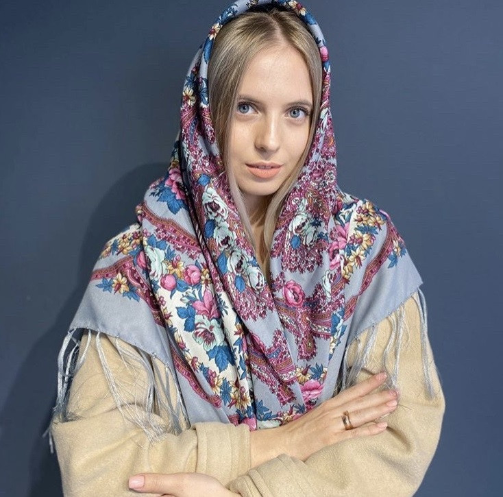 Яскрава павлопосадська хустка для дівчини (120х120 см, 80%-вовна)