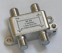 Делитель с пропуском питания Split SP-03 (три равноценных выхода, пропускает 5-2400 МГц)