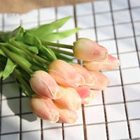 Искусственные тюльпаны светло-розовые - 5 штук, на вид и на ощупь как живые, длина 34см, длина бутона 5см