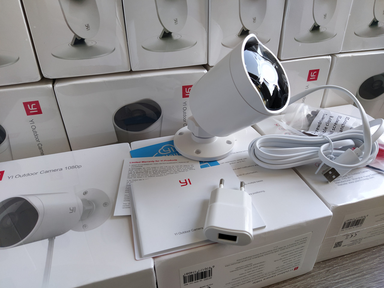 Купити IP-камера відеоспостереження YI Outdoor Самега 1080P White (YHS ...