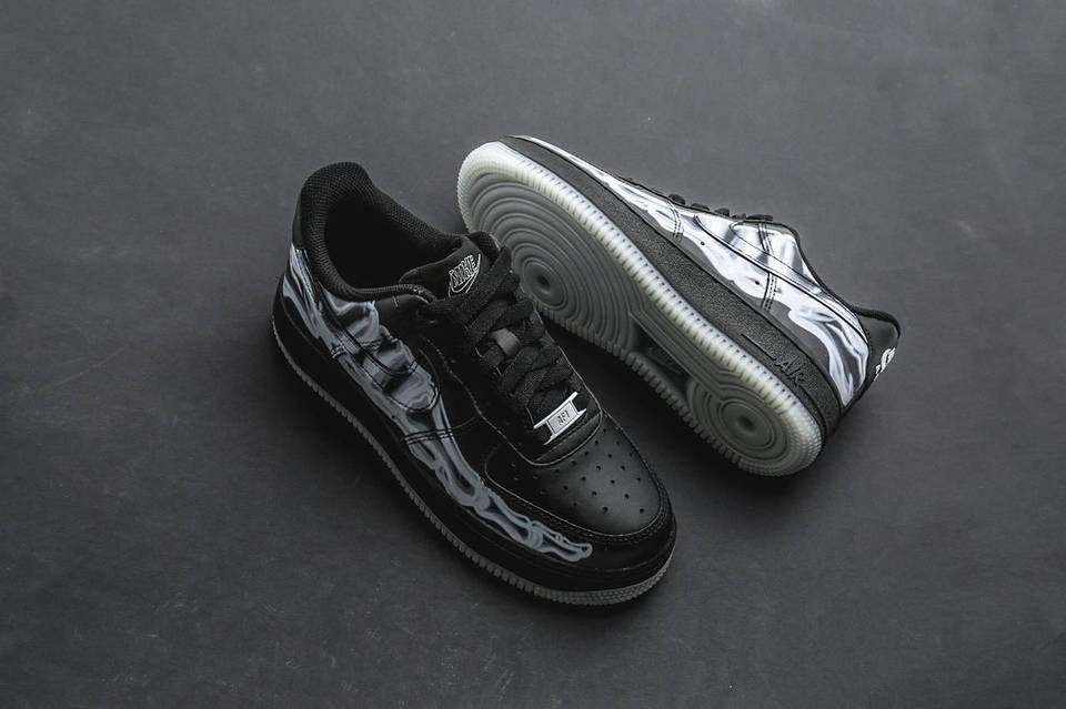 靴 Nike Air Force 1 Low \"Black Skeleton\" Nike Air Force 1 Low Black Skeleton Halloween (2019) (BQ7541